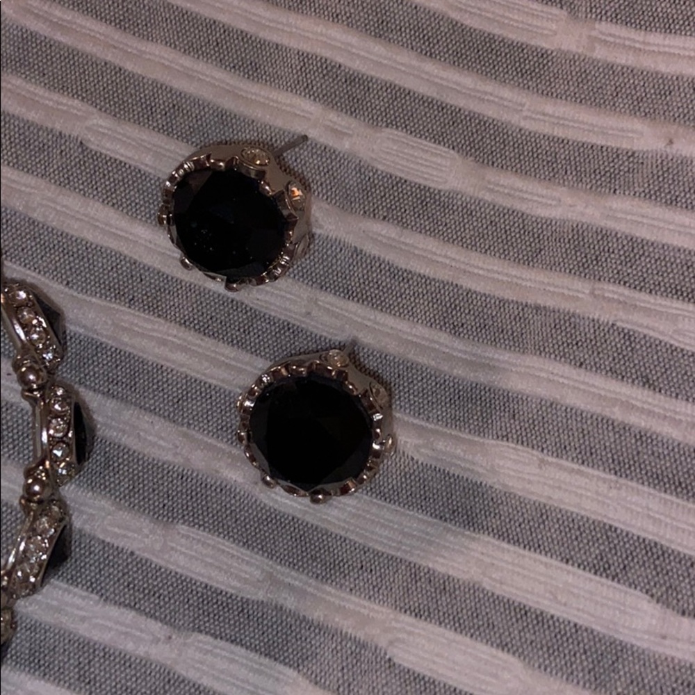 Jewelry - Picture 2 of 4